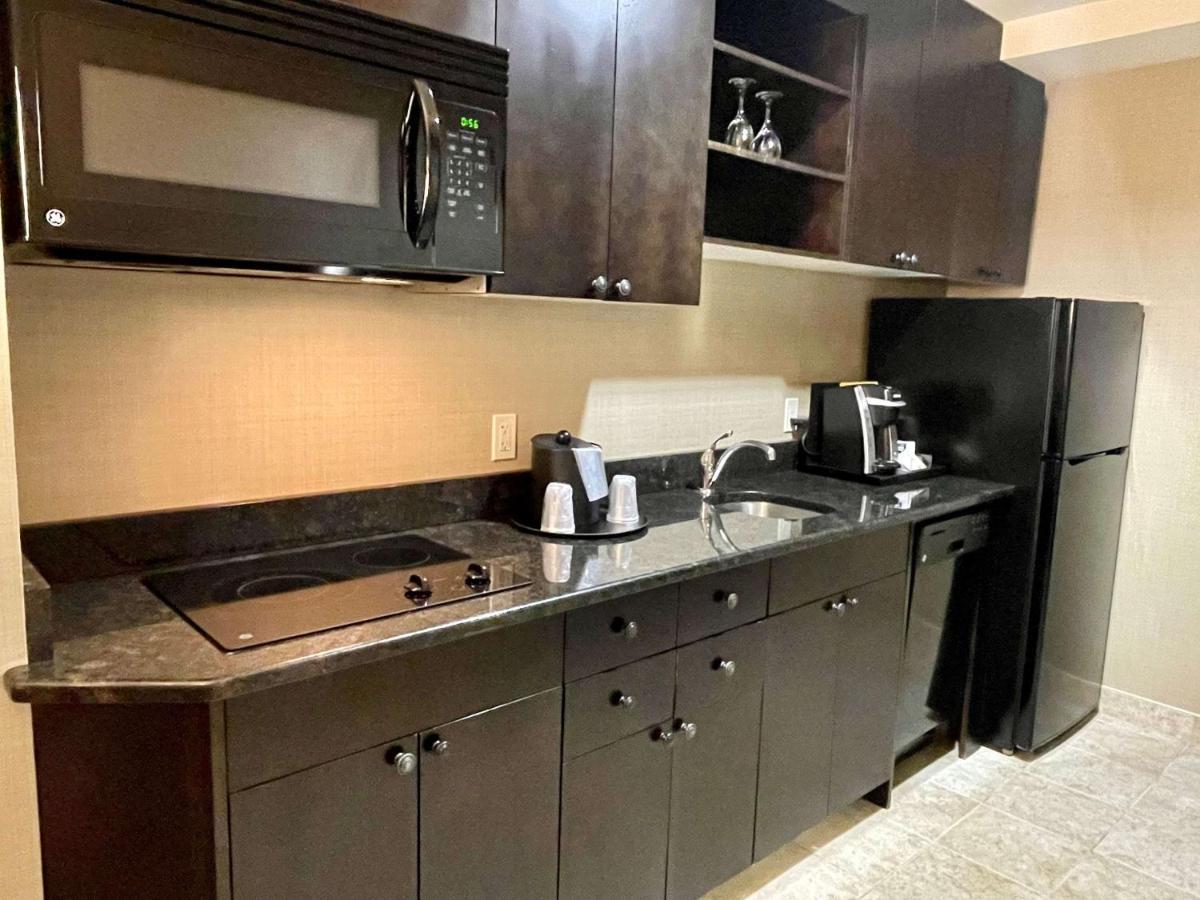 Best Western Plus Okotoks Inn & Suites מראה חיצוני תמונה