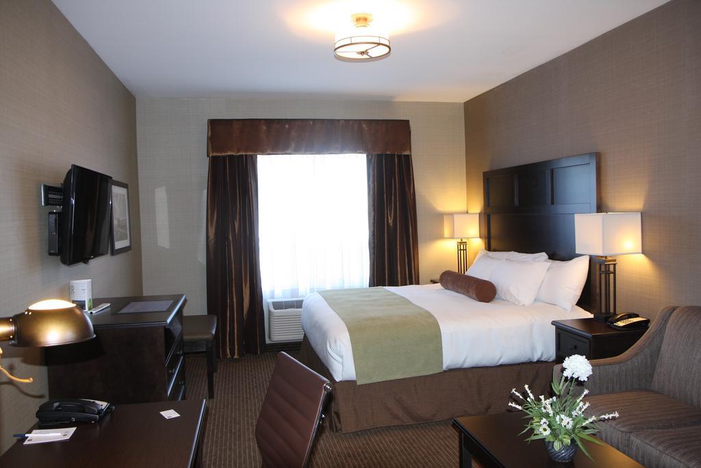 Best Western Plus Okotoks Inn & Suites חדר תמונה