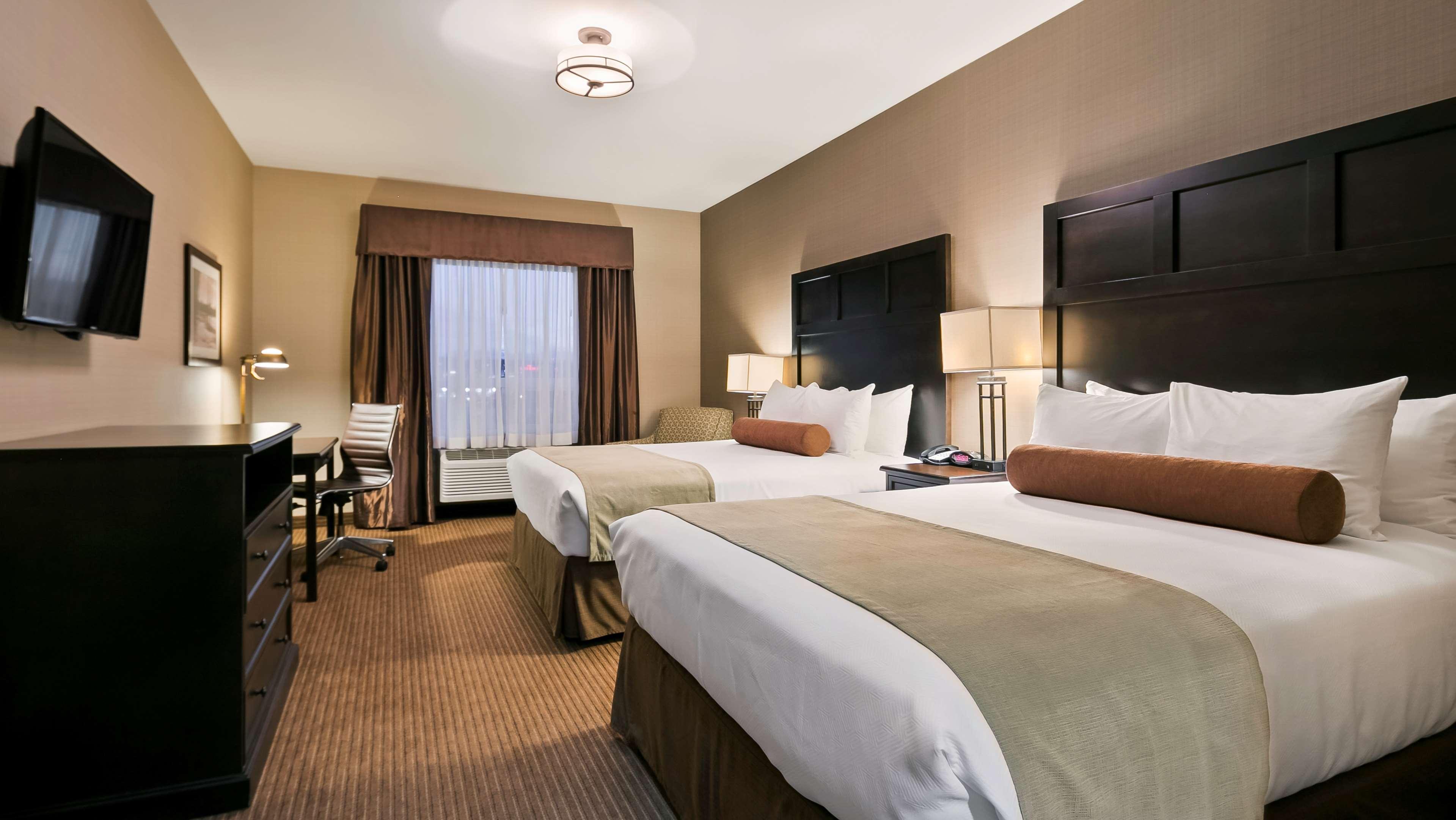 Best Western Plus Okotoks Inn & Suites מראה חיצוני תמונה