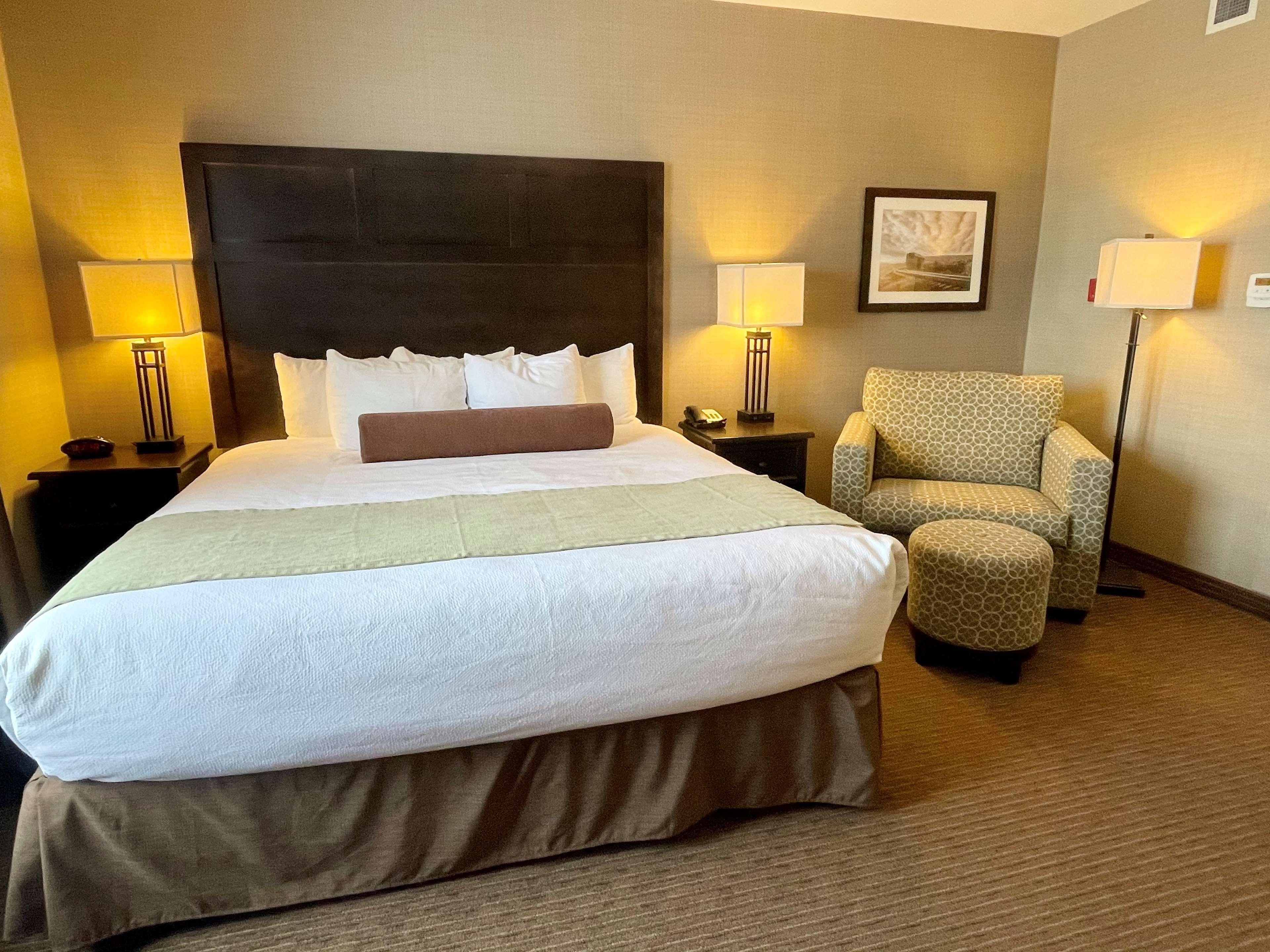 Best Western Plus Okotoks Inn & Suites מראה חיצוני תמונה