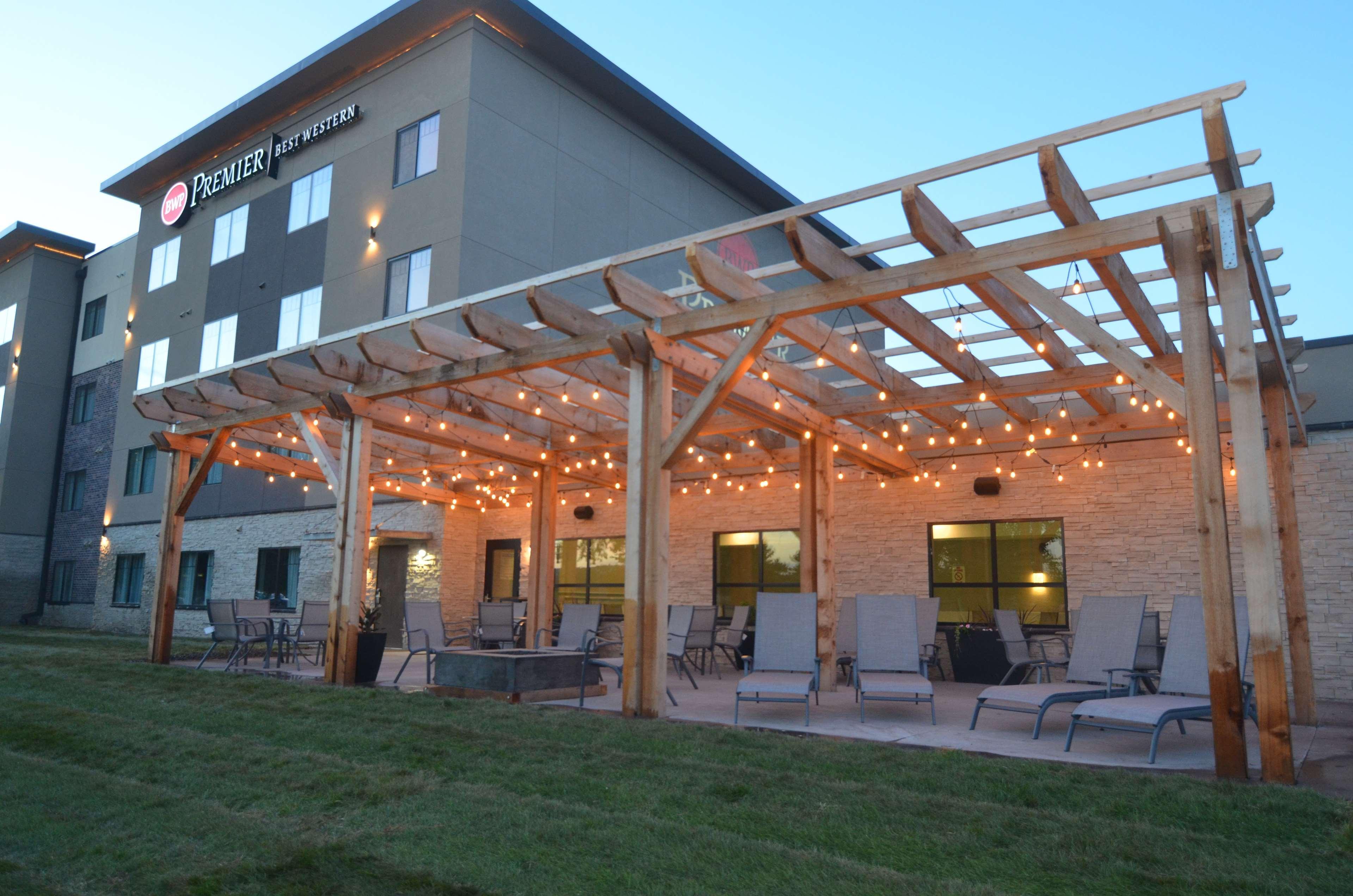 Best Western Plus Okotoks Inn & Suites מראה חיצוני תמונה
