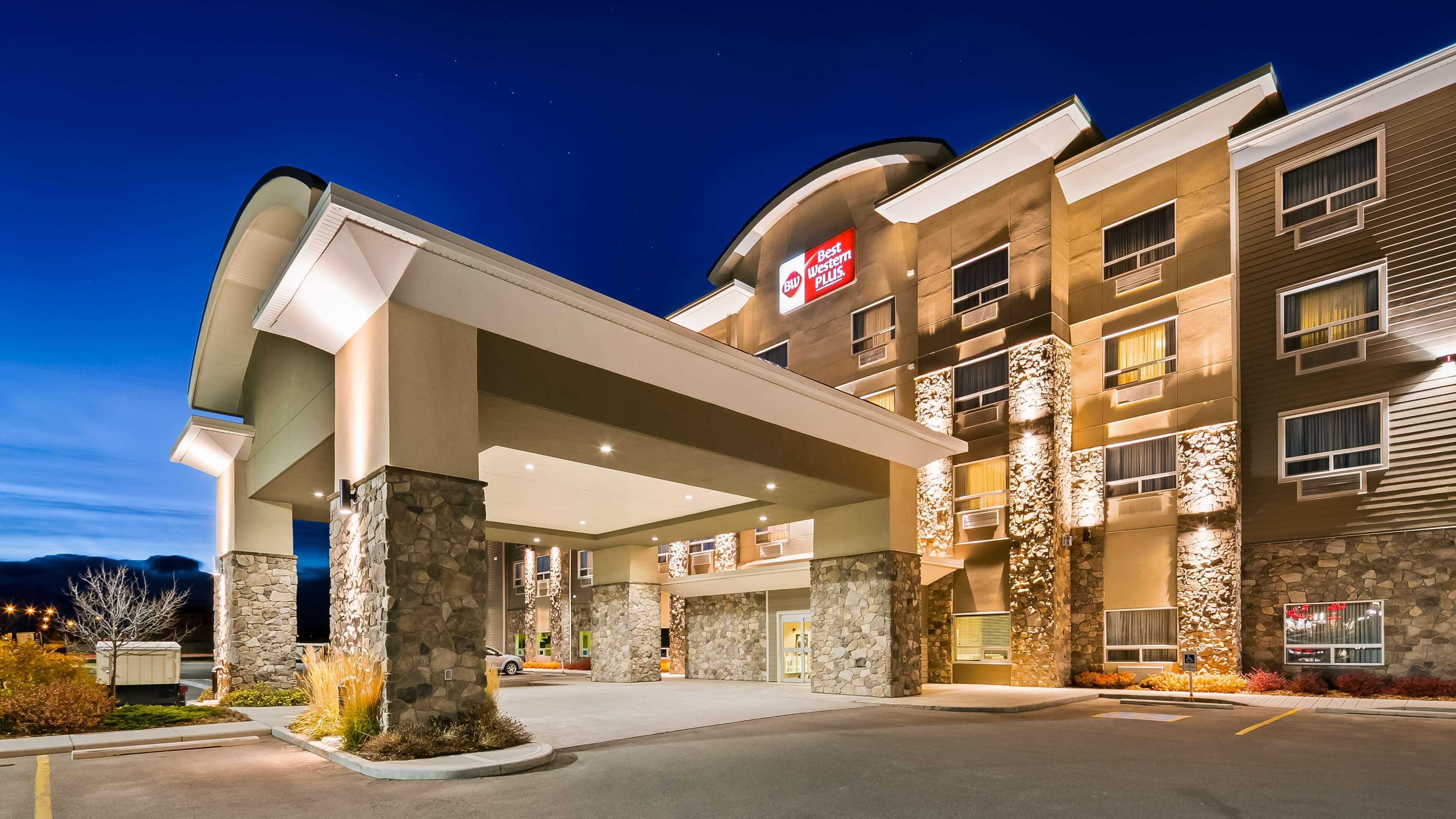 Best Western Plus Okotoks Inn & Suites מראה חיצוני תמונה