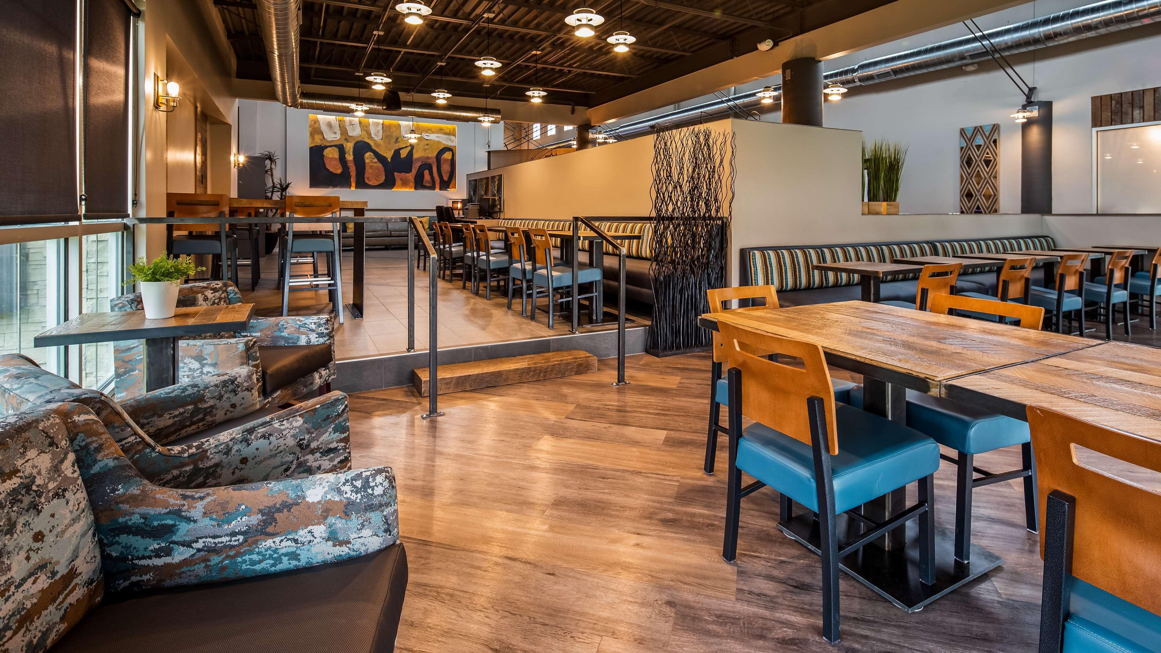 Best Western Plus Okotoks Inn & Suites מראה חיצוני תמונה