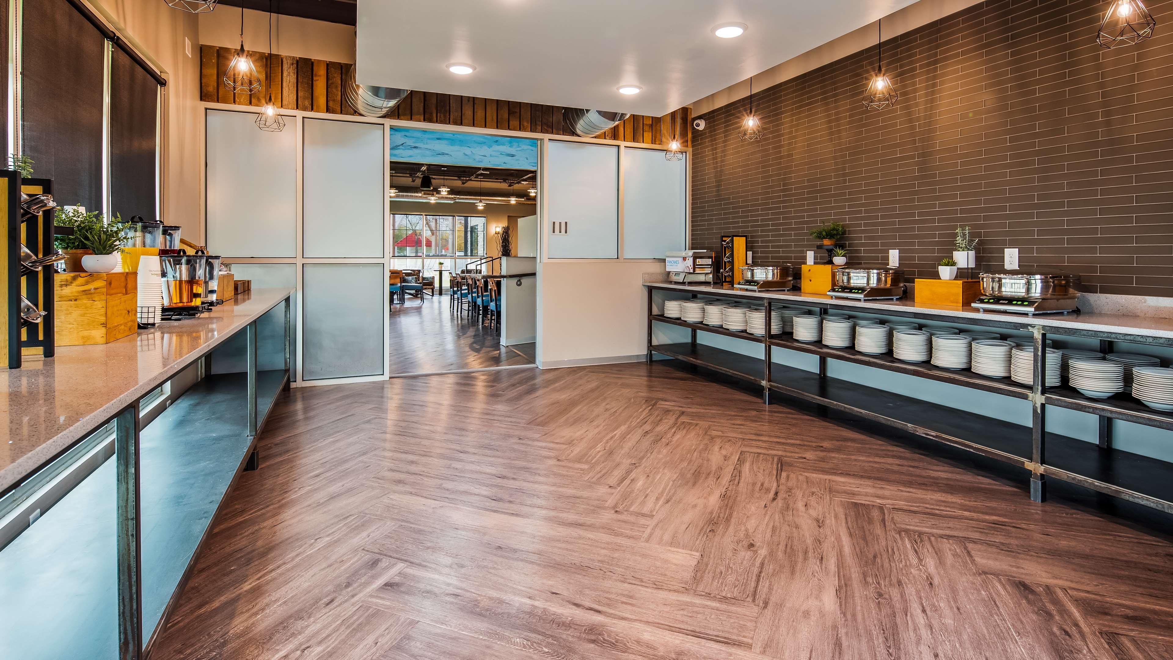 Best Western Plus Okotoks Inn & Suites מראה חיצוני תמונה