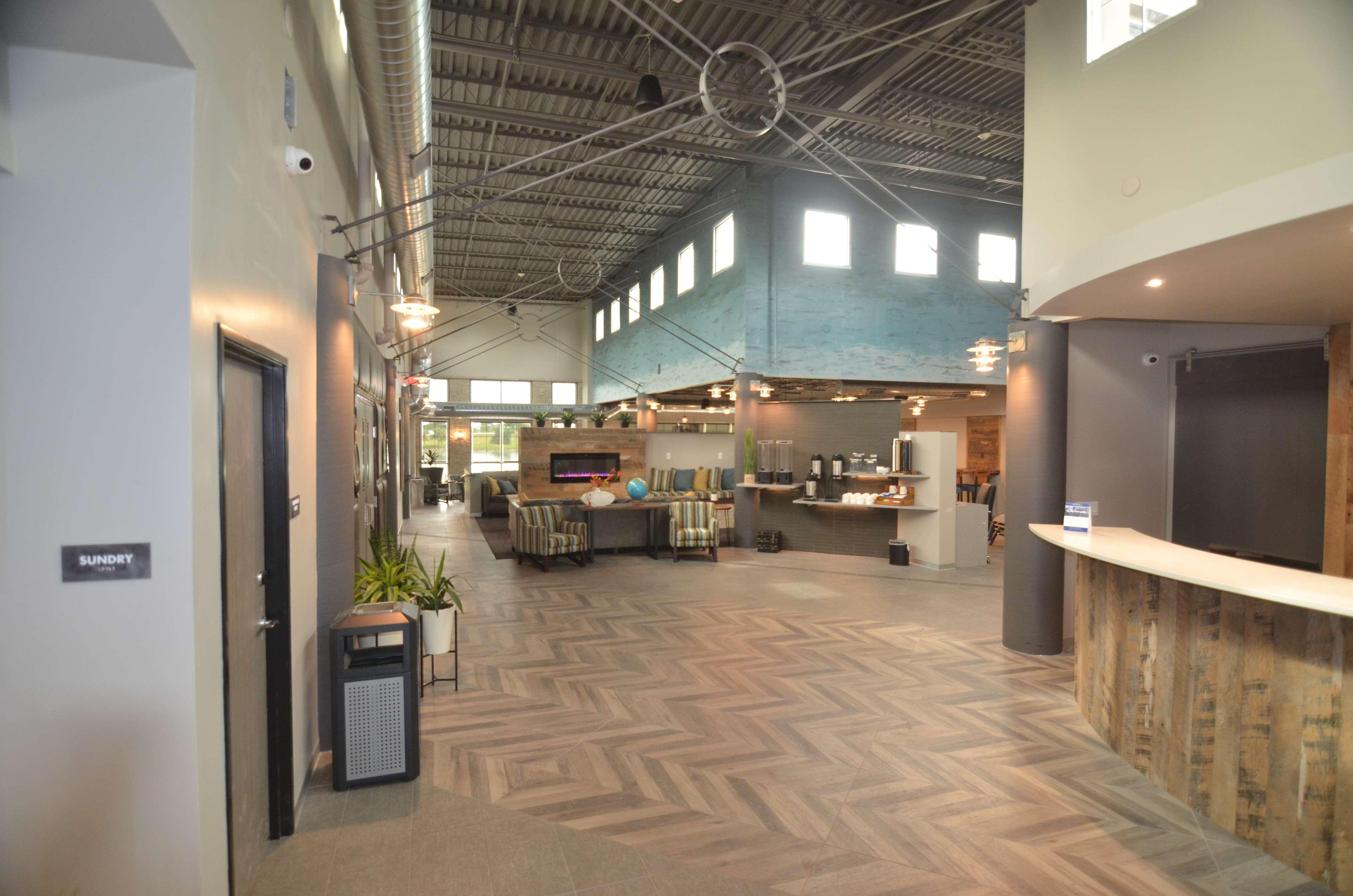 Best Western Plus Okotoks Inn & Suites מראה חיצוני תמונה